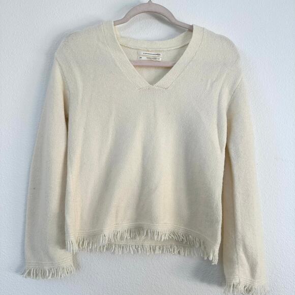 Anthropologie Sweaters - Anthropologie Fringed Cream V-Neck Sweater, Size XXS